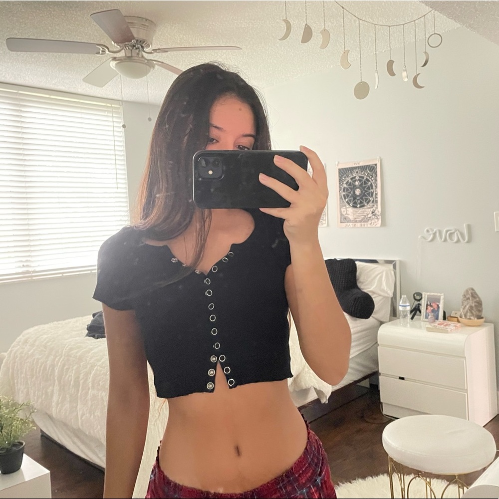 Adika Loris Top